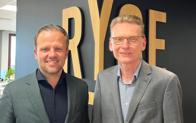 IVVD Arnold Eisses links en Henk Berends